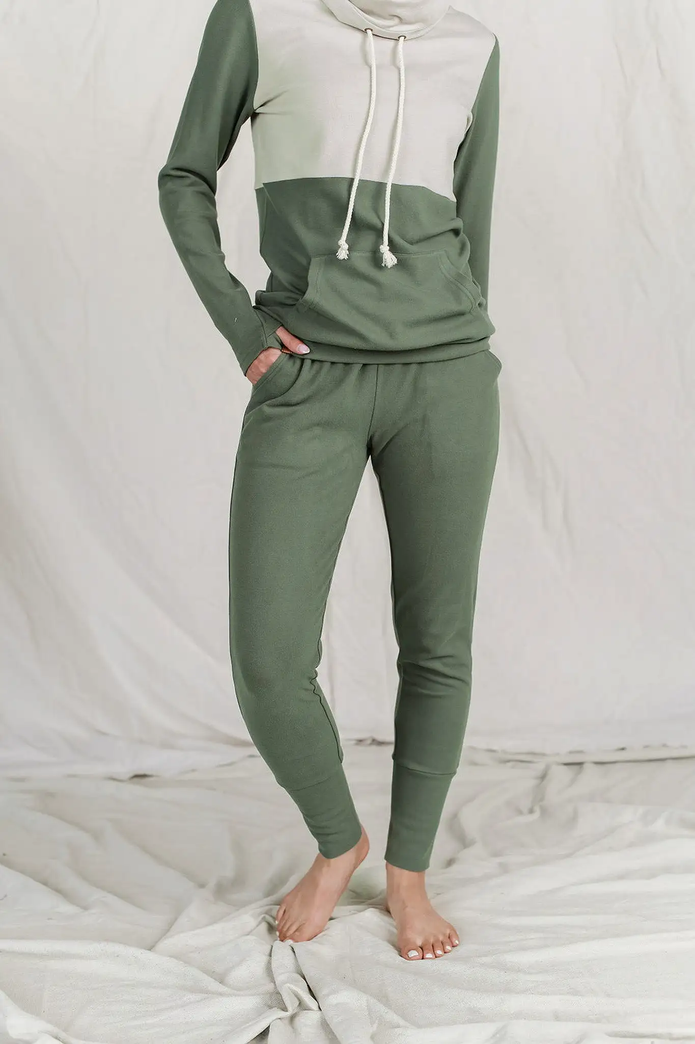 Ampersand Avenue Jogger Performance Fleece - Wanderlust