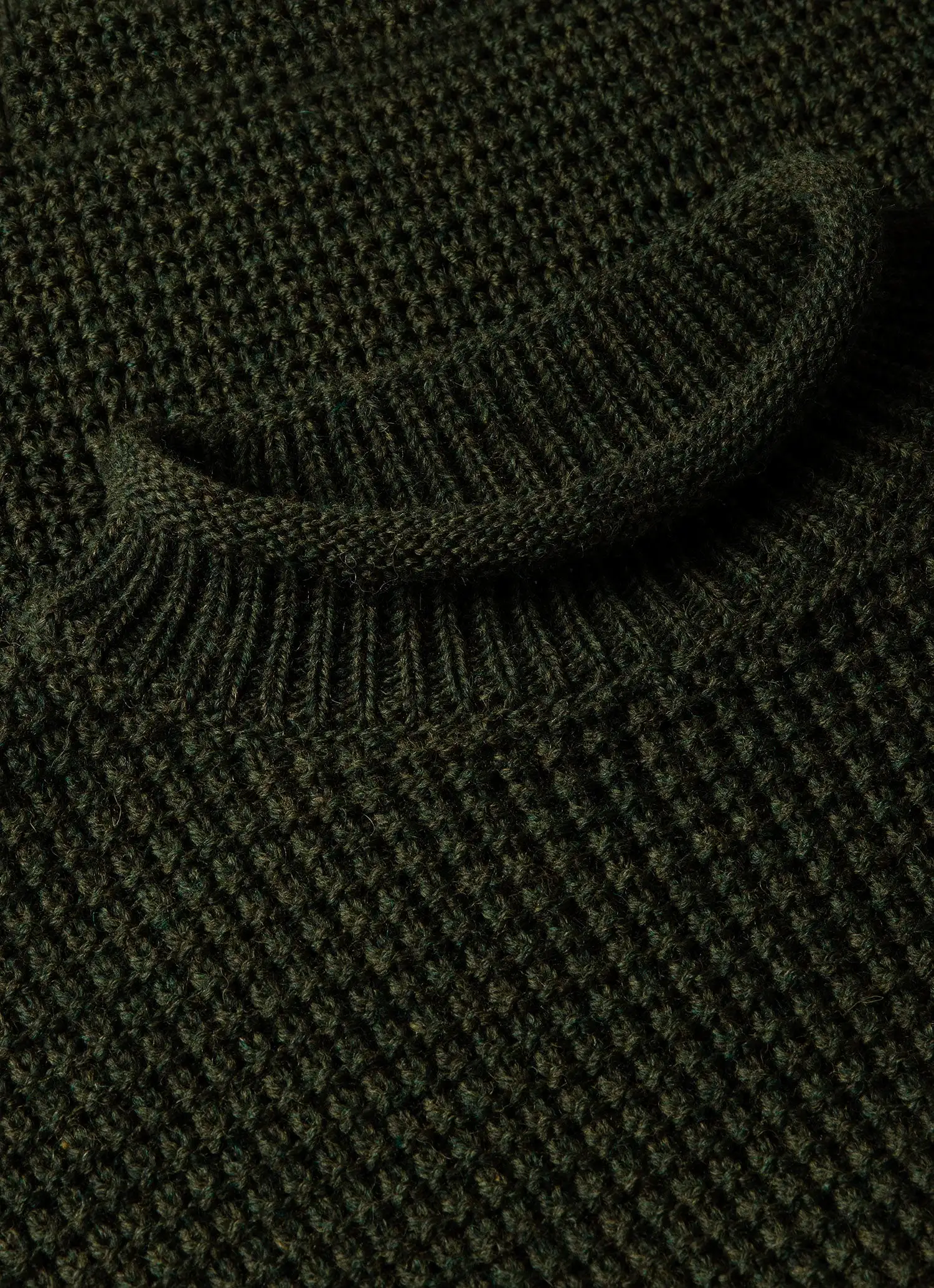 Men's Merino Fisherman Jumper in Dark Olive