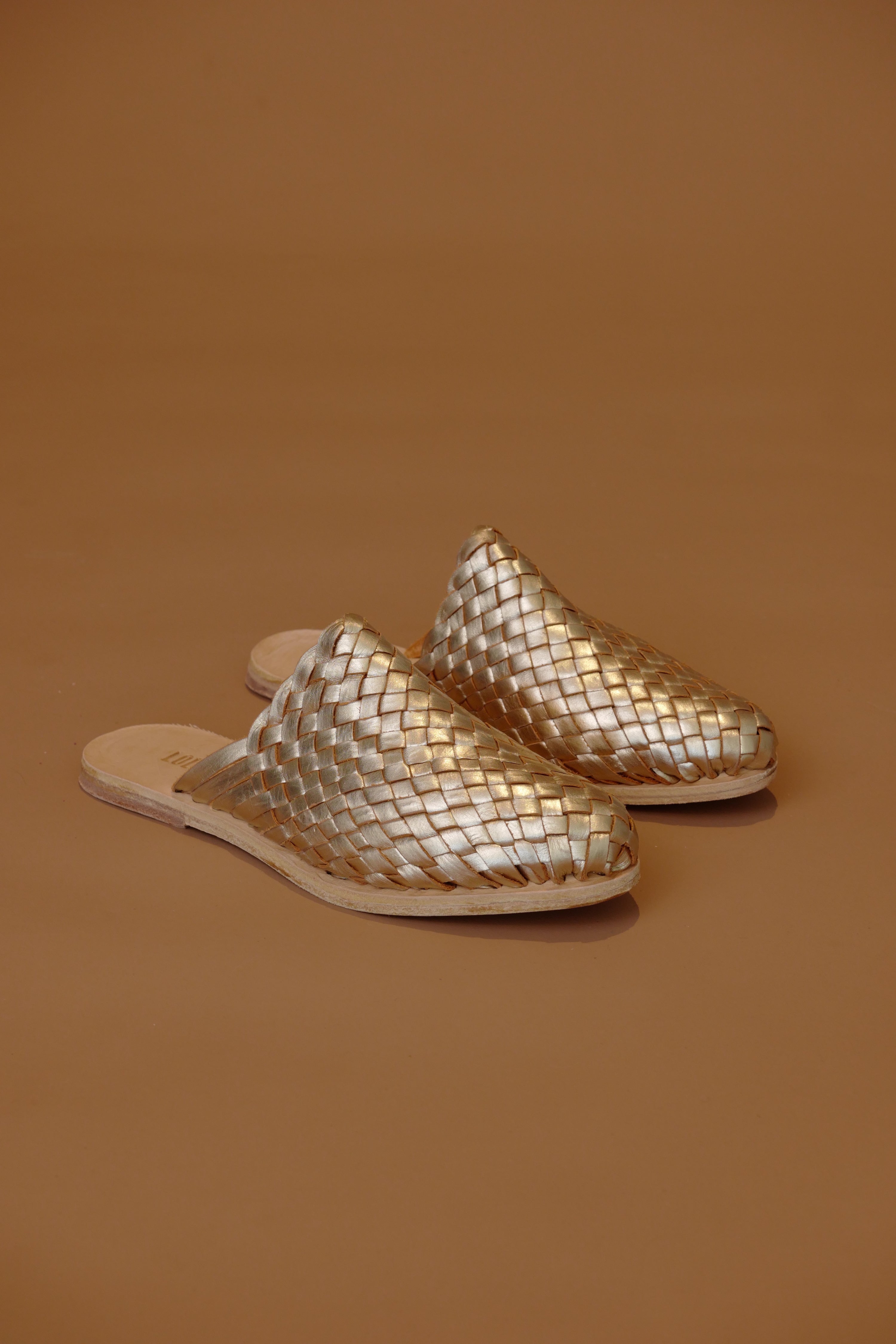 THE LUISA LEATHER SLIDES // GOLD